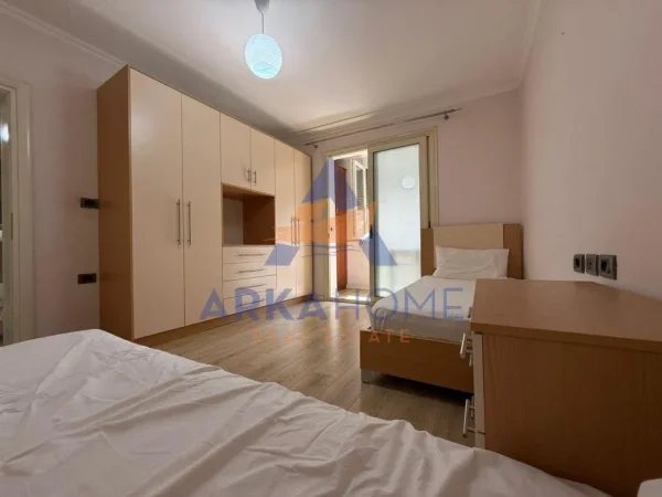 Tirane, shitet apartament 2+1+Ballkon Kati 1, 90 m² 160.000 € 