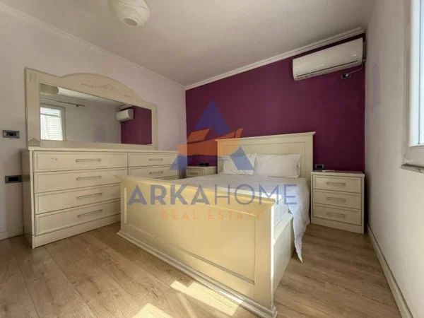 Tirane, shitet apartament 2+1+Ballkon Kati 1, 90 m² 160.000 € 