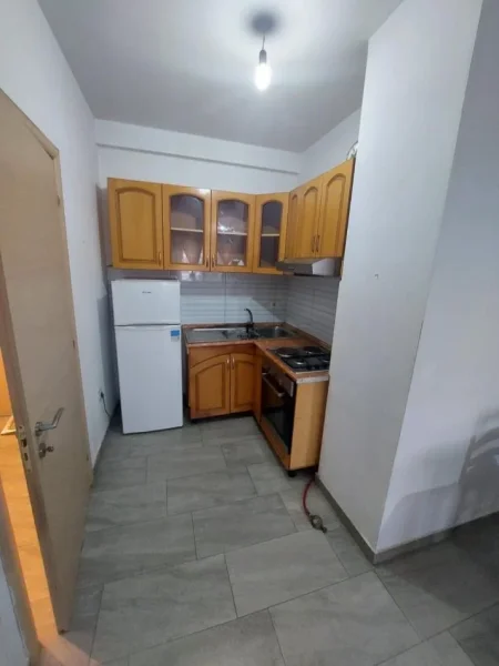 Tirane, shitet apartament 1+1 Kati 8, 60 m² 95.000 € (YZBERISHT)