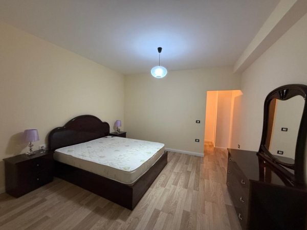 Tirane, jepet me qera apartament 1+1 Kati 1, 90 m² 35.000 LEKE/ MUAJ (Fresk Rruga Dajtit)