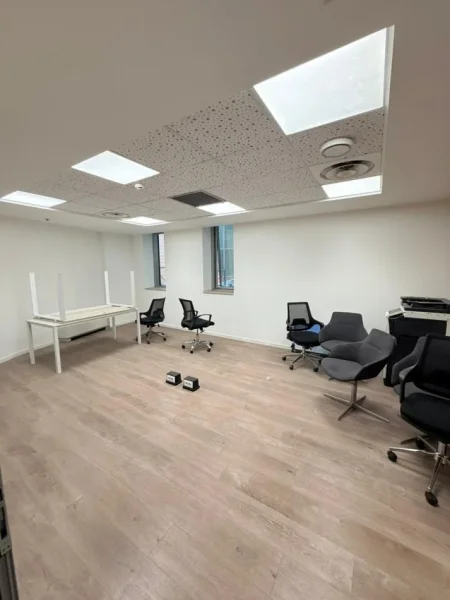 Tirane, jepet me qera zyre , 305 m² 9.150 € (ETC)