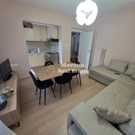Tirane, jepet me qera apartament 1+1 Kati 4, 67 m² 600 € (Rruga Myslym Shyri)