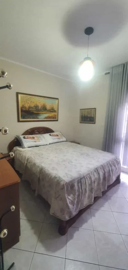 Tirane, jepet me qera Vile 2+1 Kati 3, 100 m² 520 € (Rruga Ali demi)