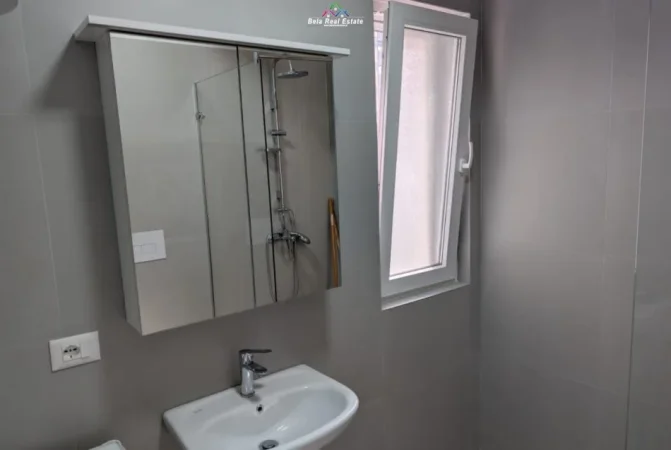 Tirane, jepet me qera apartament 2+1 Kati 2, 96 m² 725 € (Rruga Fejzi Himzo)