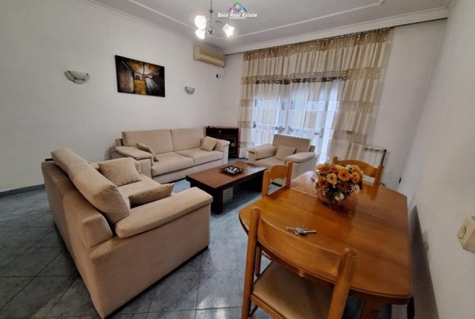 Tirane, jepet me qera Vile 2+1 Kati 2, 80 m² 520 € (Rruga Vjosa)