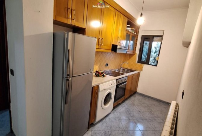 Tirane, jepet me qera Vile 2+1 Kati 2, 80 m² 520 € (Rruga Vjosa)