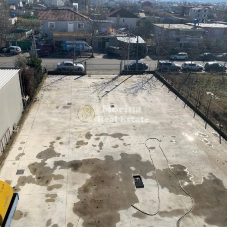 Tirane, jepet me qera toke , 650 m² (Valias)