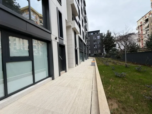 Tirane, jepet me qera apartament 1+1 Kati 5, 800 € 