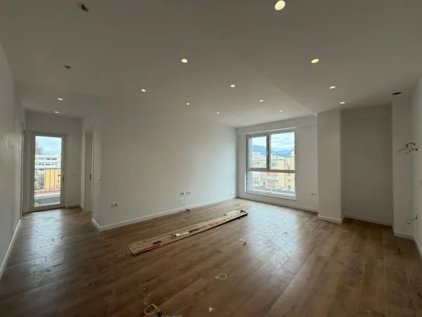 Tirane, jepet me qera apartament 1+1 Kati 5, 800 € 