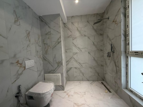 Tirane, jepet me qera apartament 1+1 Kati 5, 800 € 