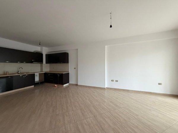 Tirane, jepet me qera apartament 2+1 Kati 2, 100 m² 500 € 