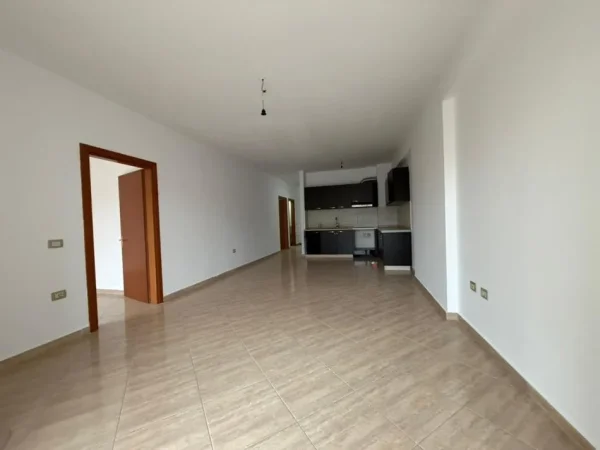 Tirane, jepet me qera apartament 2+1 Kati 2, 100 m² 500 € 