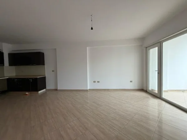Tirane, jepet me qera apartament 2+1 Kati 2, 100 m² 500 € 