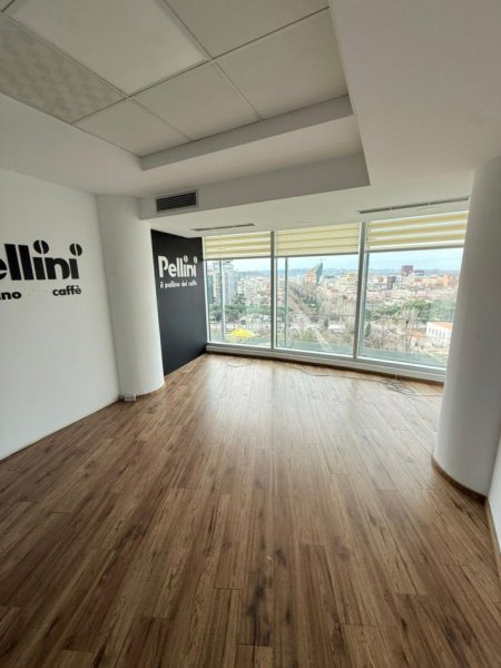 Tirane, jepet me qera zyre Kati 10, 105 m² 3.150 € (ETC)