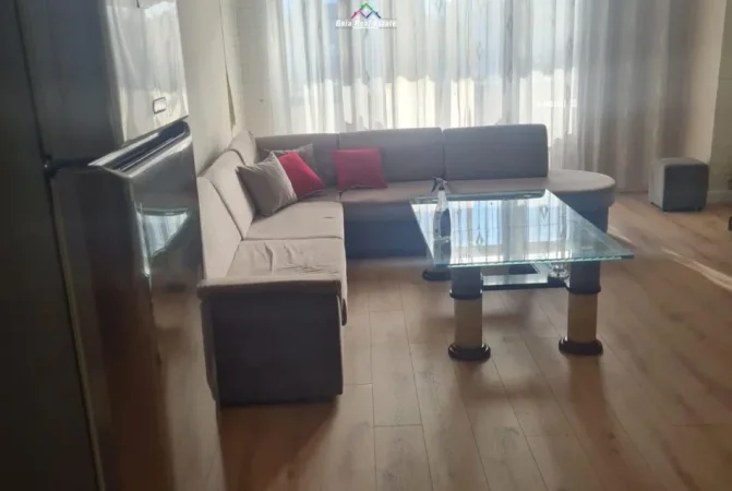 Tirane, jepet me qera apartament 2+1 Kati 5, 130 m² 625 € (Rruga Muhamet Gjollesha)