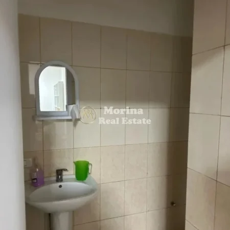 Tirane, jepet me qera ambjent biznesi Kati 1, 54 m² 600 € (Rruga e Kavajes)