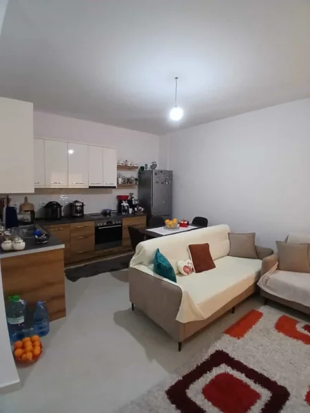 Tirane, jepet me qera Vile 1+1 Kati 2, 70 m² 410 € (Rruga Mikel Maruli)
