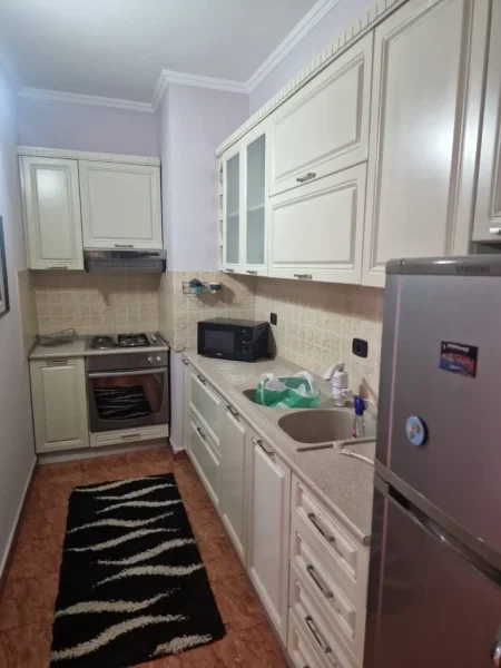Tirane, jepet me qera apartament 2+1 Kati 11, 80 m² 500 € (Rruga Dritan Hoxha Laprake)
