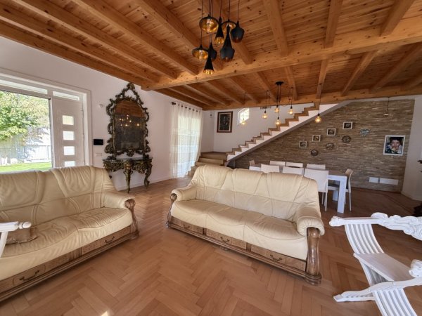 Vetem per ata qe duan qetesi ✅Shitet super Vile 3 Katshe ne Linze , 7.000 m² 600.000 € (Linze)