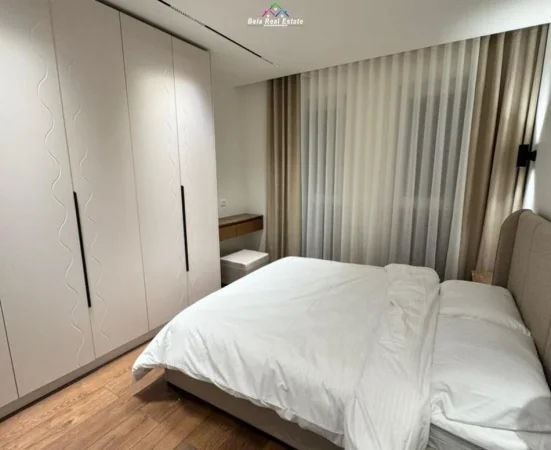 Tirane, jepet me qera apartament 2+1 Kati 4, 70 m² 900 € (Rruga Xhanfize Keko)