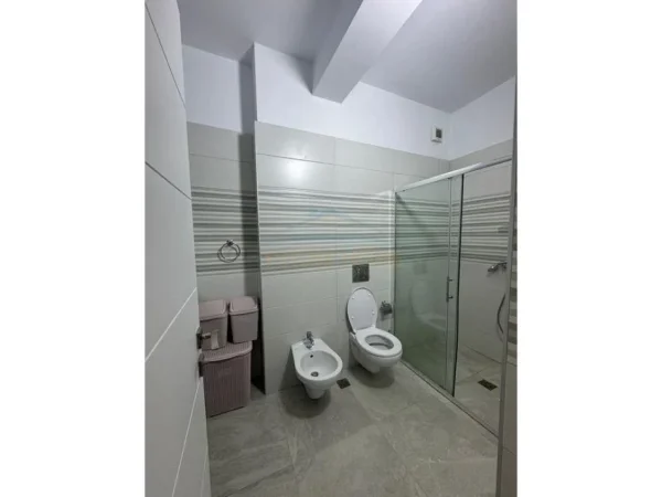 Gjiri Lalezit | Hamallaj, shitet apartament 2+1+Ballkon Kati 1, 97 m² 240.000 € (Gjiri i Lalzit)