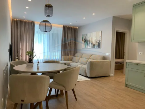 Tirane, jepet me qera apartament 2+1+Ballkon Kati 2, 100 m² 1.200 € (Liqeni i Thate)