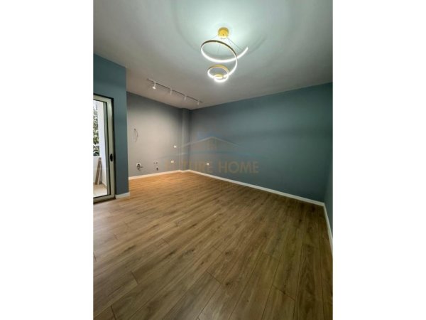 Tirane, shitet apartament 2+1+Ballkon Kati 1, 98 m² 135.000 € (Fresku)