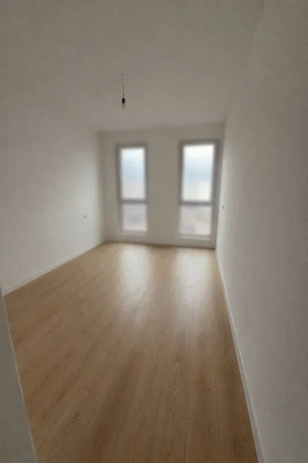 Tirane, jepet me qera zyre Kati 5, 70 m² 615 € 
