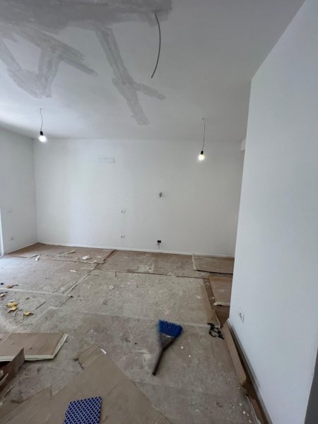 Tirane, shitet apartament 1+1+Ballkon Kati 3, 59 m² 76.000 € (Univers City)