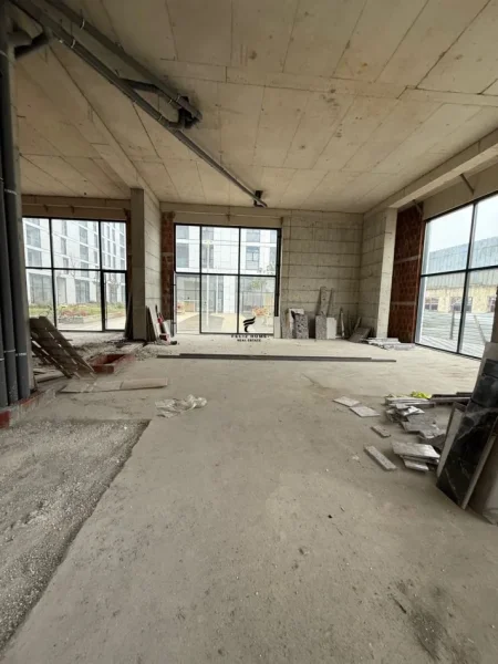 Tirane, jepet me qera dyqan Kati 0, 800 m² 8.000 € (RRUGA 29 NENTORI)