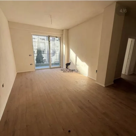 Tirane, jepet me qera zyre Kati 3, 100 m² 1.100 € (RRUGA ANTON LUFI)