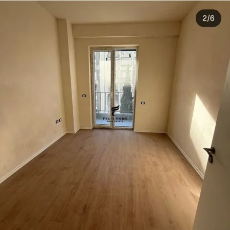 Tirane, jepet me qera zyre Kati 3, 100 m² 1.100 € (RRUGA ANTON LUFI)