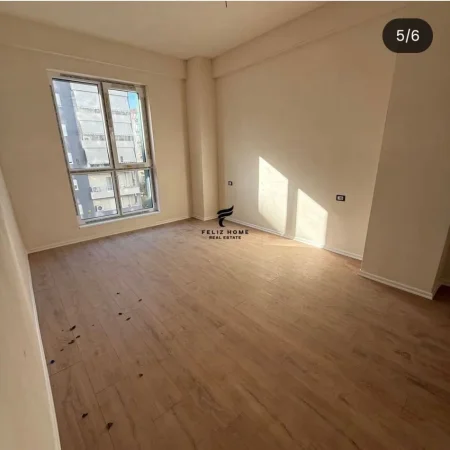 Tirane, jepet me qera zyre Kati 3, 100 m² 1.100 € (RRUGA ANTON LUFI)