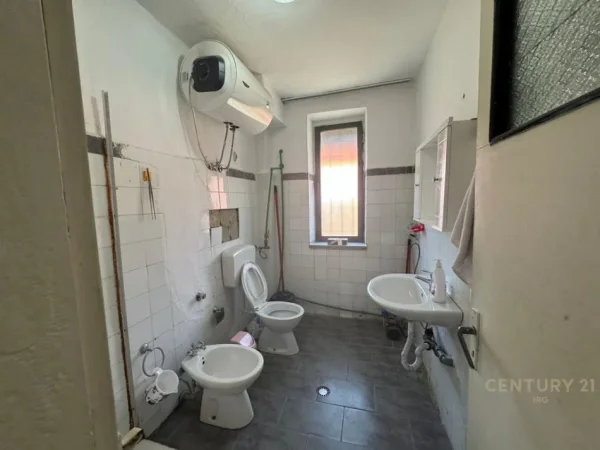 Tirane,shitet apartament 1+1 Kati 1, 59 m² 95.000 € (rruga 4 deshmoret bardhyl)