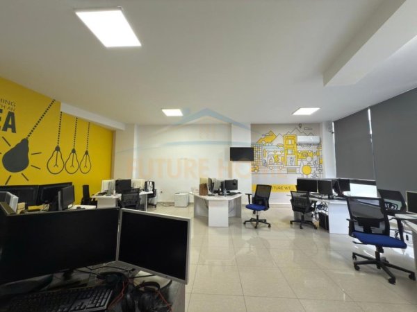 Tirane, jepet me qera ambjent biznesi Kati 1, 320 m² 2.000 €