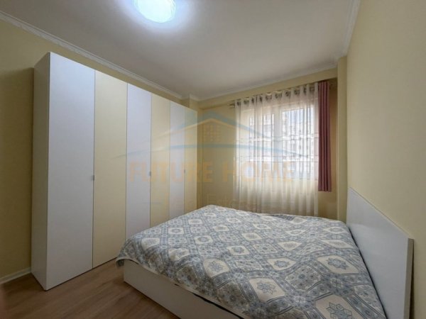 Tirane, jepet me qera apartament Kati 4, 95 m² 570 €