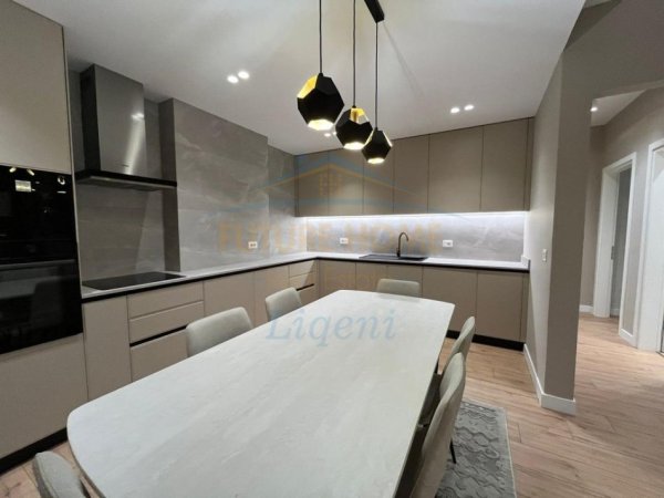 Tirane, jepet me qera apartament Kati 3, 107 m² 1.100 € 