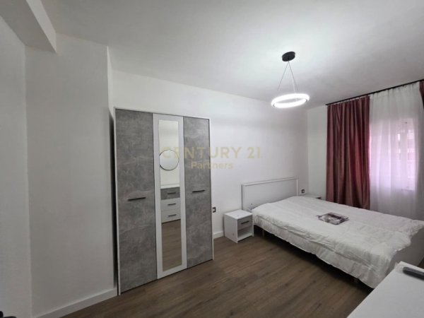 Tirane, shitet apartament 1+1 Kati 1, 77 m² 180.000 € (komuna e parisit)