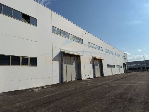 Durres, jepet me qera Kati 0, 10.000 m² 35.000 € 