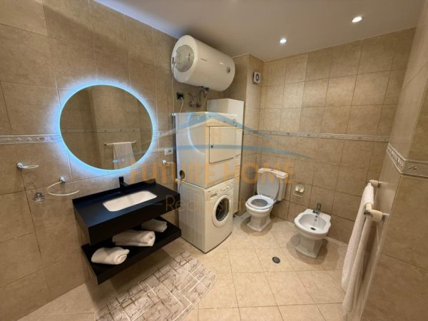 Tirane, jepet me qera apartament 2+1+Ballkon Kati 3, 100 m² 1.300 € (Rruga e Kosovareve)