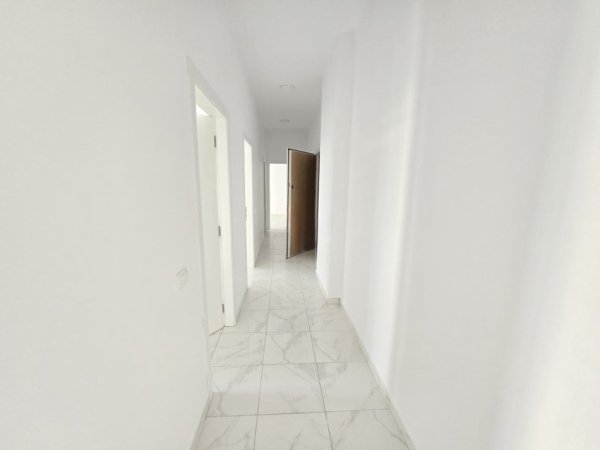 Tirane, shitet apartament 3+1+Ballkon , 111 m² 320.000 € (Square 21)