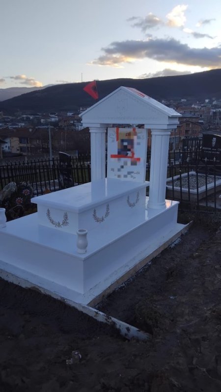 Tirane, ofroj Punime Varresh Ajdini Granit & Mermer Portrete të Gdhendura