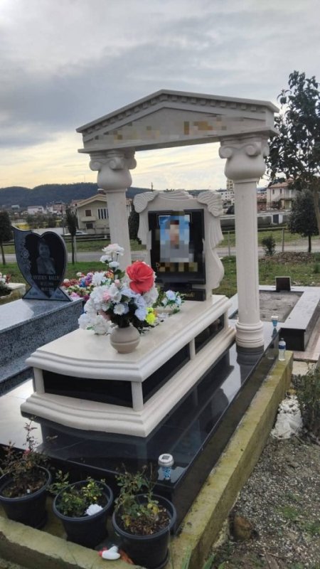 Tirane, ofroj Punime Varresh Ajdini Granit & Mermer Portrete të Gdhendura