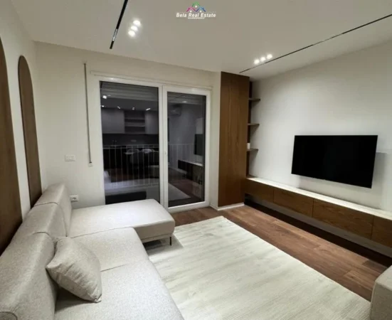 Tirane, jepet me qera apartament 1+1+Ballkon Kati 4, 50 m² 700 € (Xhanfize Keko)