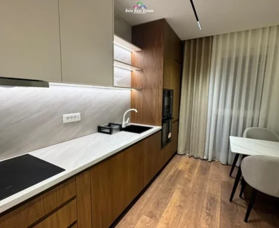 Tirane, jepet me qera apartament 2+1+Ballkon Kati 4, 70 m² 900 € (Xhanfize Keko)
