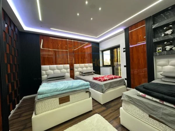 Tirane, jepet me qera apartament 2+1 Kati 6, 120 m² 2.200 € (ZOGU I ZI)