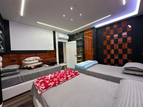 Tirane, jepet me qera apartament 2+1 Kati 6, 120 m² 2.200 € (ZOGU I ZI)