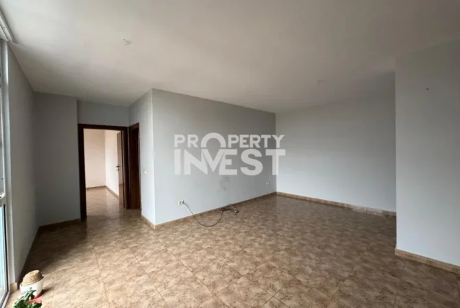 Tirane, jepet me qera zyre Kati 6, 78 m² 650 € (Ish Ekspozita)