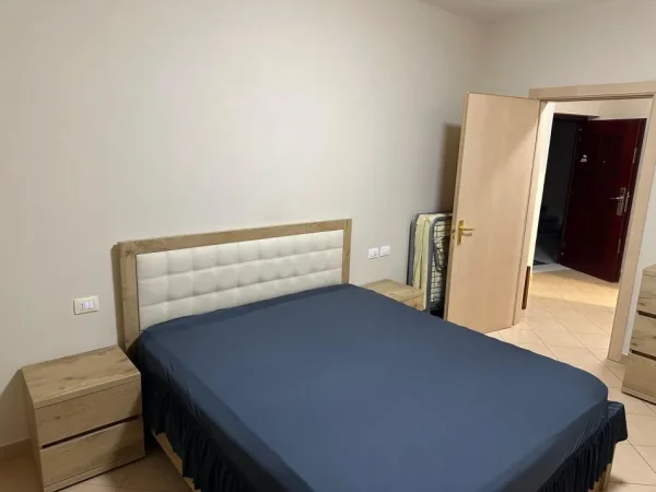 Tirane, jepet me qera apartament 1+1+Ballkon Kati 4, 70 m² 410 € (Astir)