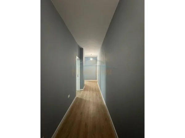 Tirane, shitet apartament 2+1 Kati 1, 98 m² 135.000 € (Rruga Shefqet Kuka)